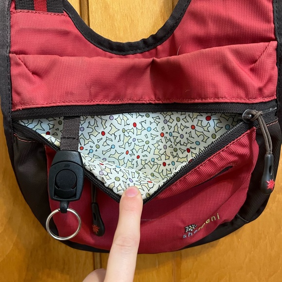 Sherpani hiking purse - Picture 5 of 5